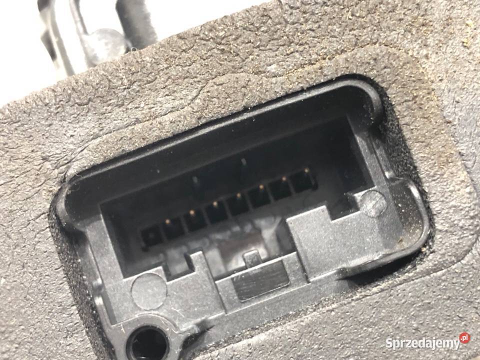 ZAMEK DRZWI PRAWY TYŁ SEAT ATECA SUV 5TA839016D osobowe