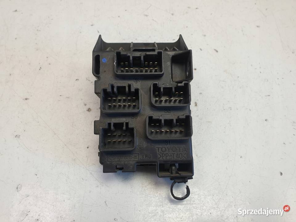 Corolla Verso II 22 D4D SKRZYNKA BEZPIECZNIKÓW