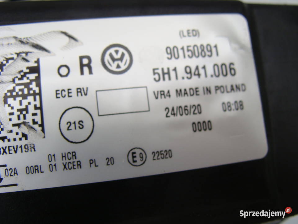 VW GOLF VIII 8 LAMPA PRZEDNIA PRAWA LED sprzedam