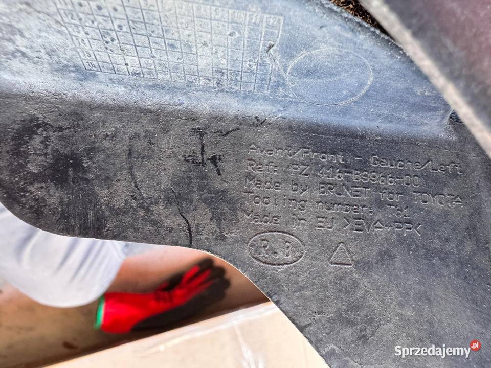 Lewy tylny chlapacz Toyota Yaris 20112020 Rok produkcji 2011 sprzedam