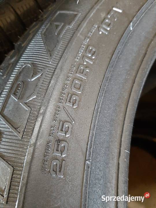 x Opona nieużywana zimowa 25550R19 GOODYEAR 259 sprzedam