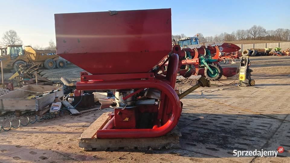 Rozsiewacz nawozu Jola 850l pomorskie Nowa Karczma