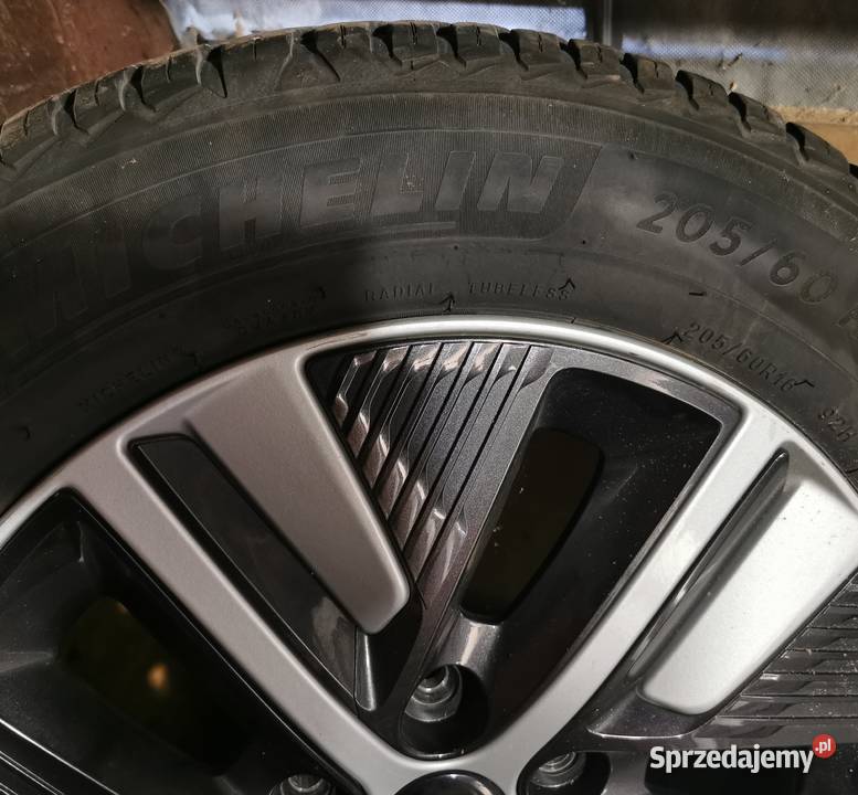 Michelin CrossClimate 2 205 60 R 16 Felgi