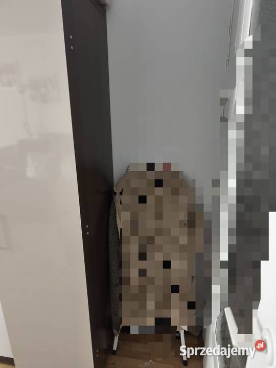 Sprzedam komodę z szafą Meble do sypialni sprzedam