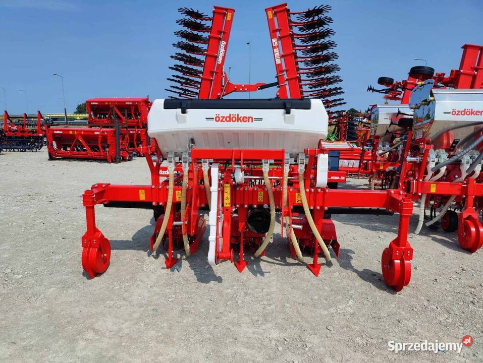 Glebogryzarka międzyrzedowa OZDOKEN z podsiew do Czerwińsk nad Wisłą