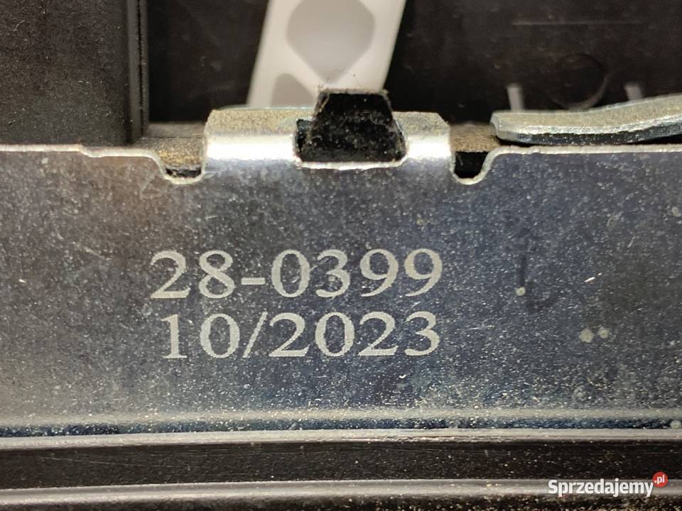 ZAMEK KLAPY TYŁ VW TOURAN Minivan 1015 osobowe