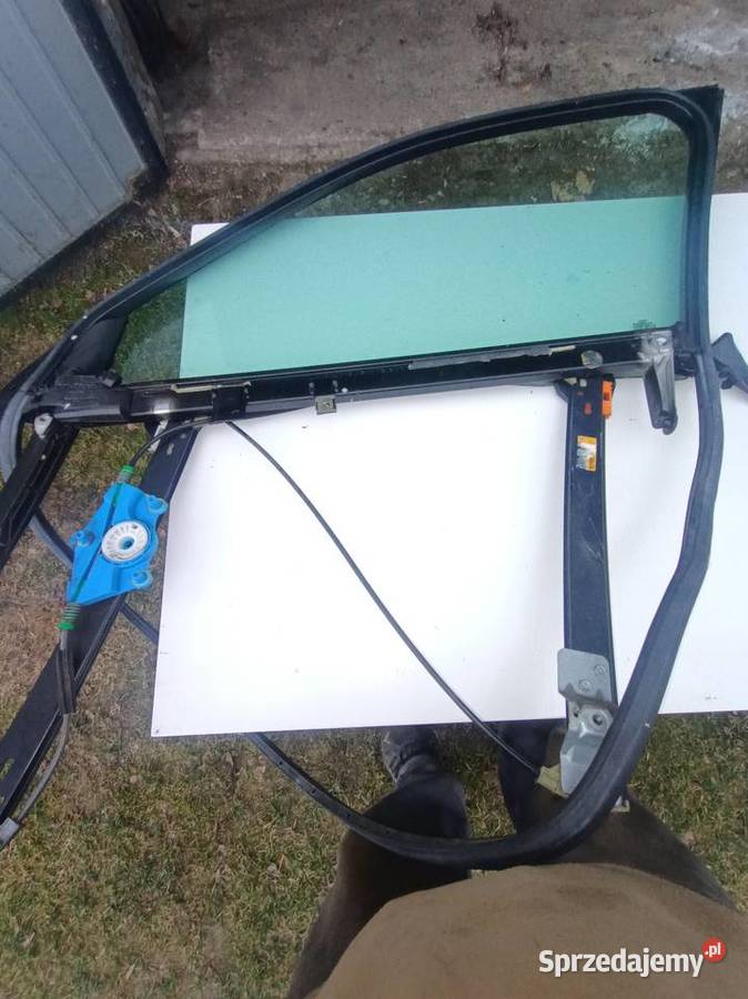 Szyby boczne audi a4b7 osobowe Gostchorz sprzedam