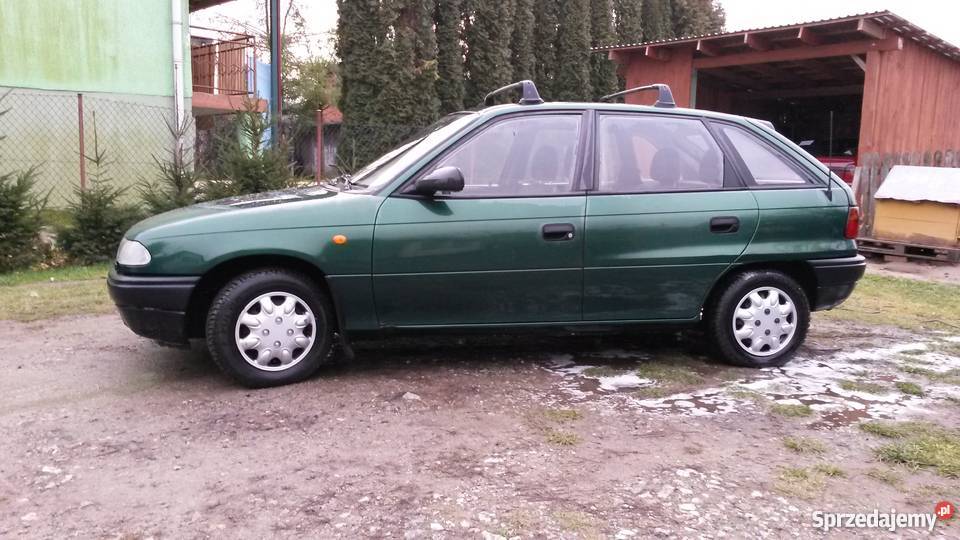 Opel Astra produkcji 1999 14 8v garażowany Stary Dzików