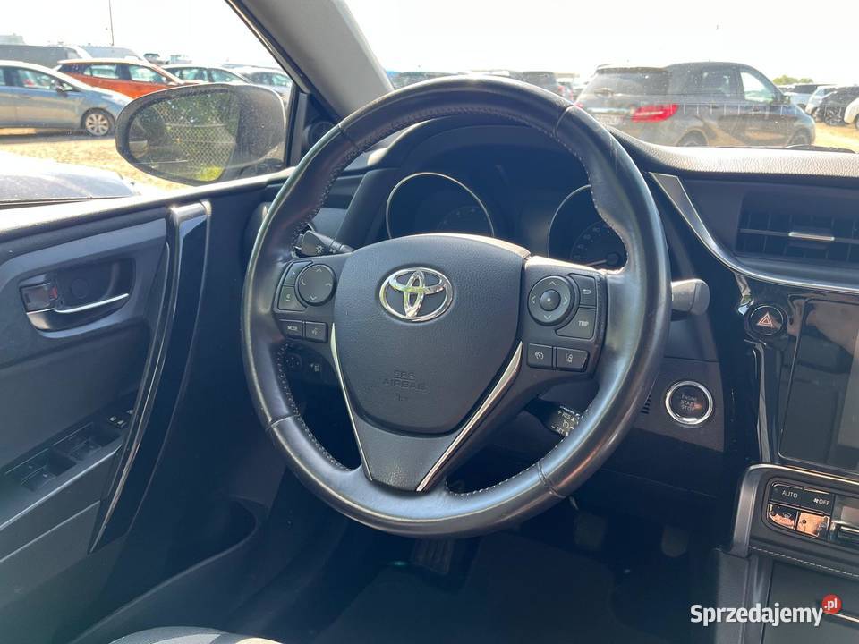 TOYOTA Auris 12T 116 Design EB162 Hatchback Kielce