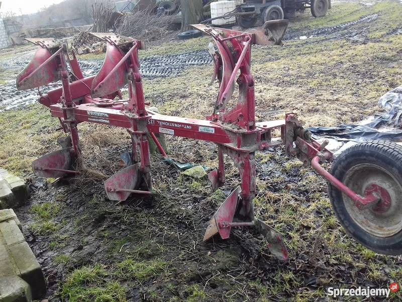 Pług 3 skibowy obrotowy INTERNATIONAL Kolano