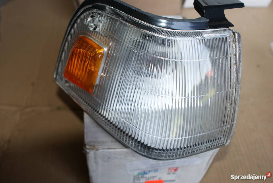LAMPA PRZÓD POZYCJIA PRAWA BIAŁA MAZDA 323 87 osobowe Białobrzegi