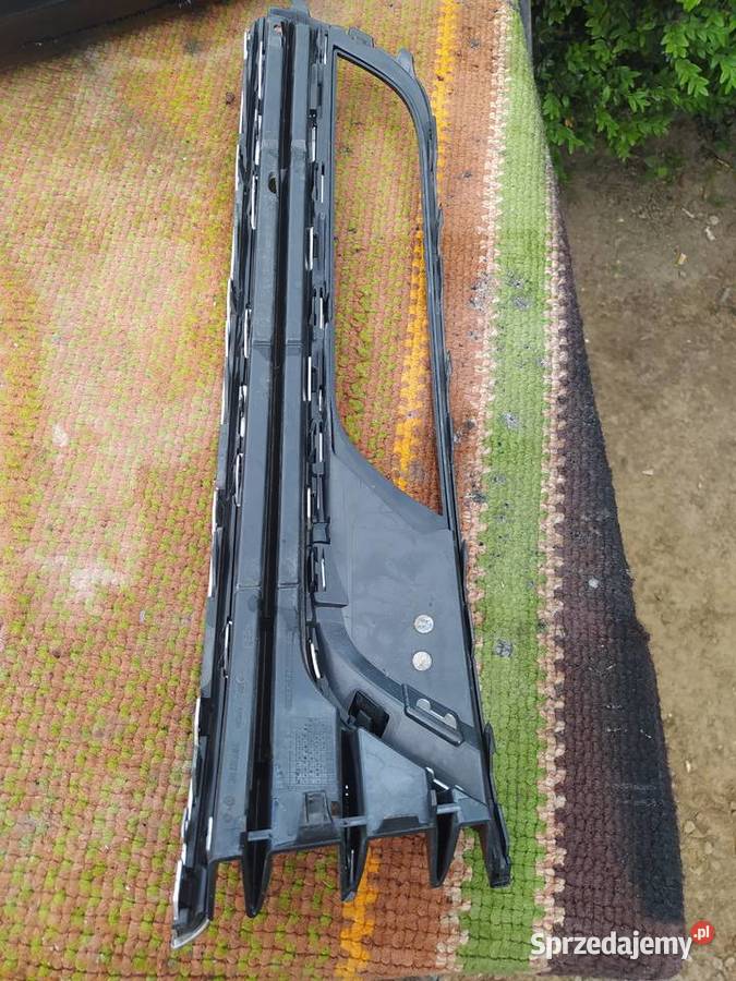 Kratka zderzaka lewa passat b7 chrom sprzedam