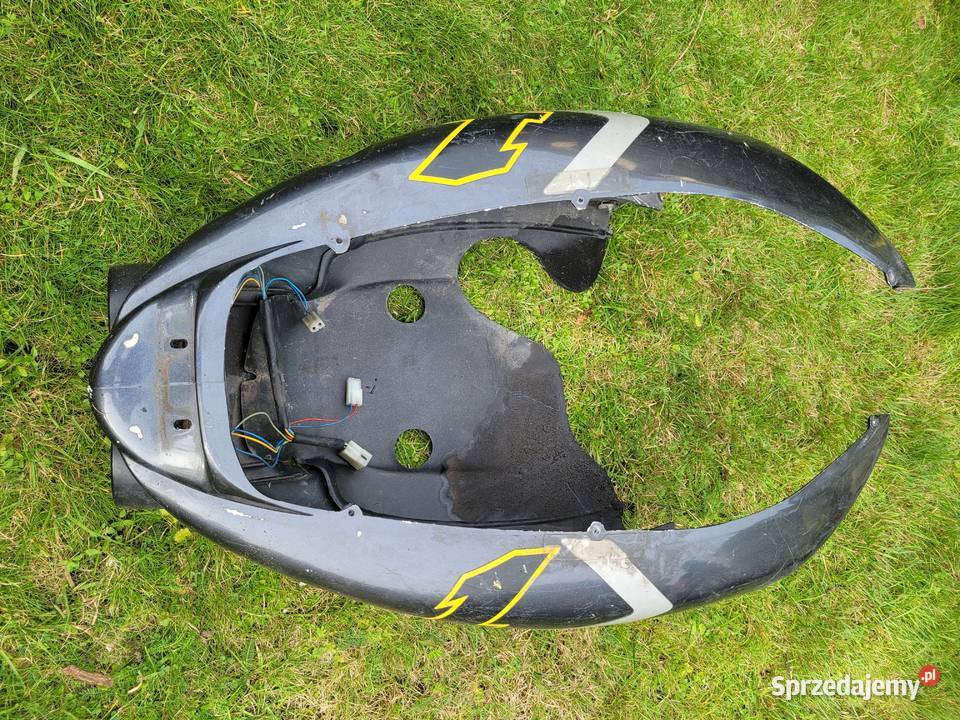 APRILIA SR bok boczek zadupek oslona swiatla tyl