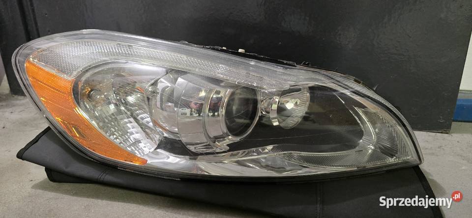Lampa prawa Volvo C70 II LIFT USA 2011 ksenon mazowieckie Ostrołęka