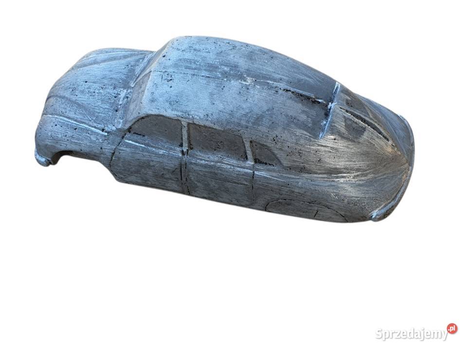 Stary odlew aluminiowy samochodu model Tatra 600