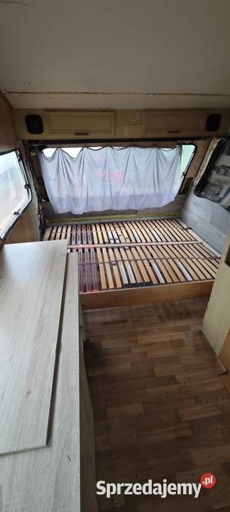 Przyczepa kempingowa Avondale Custom 5m w środku Kraków