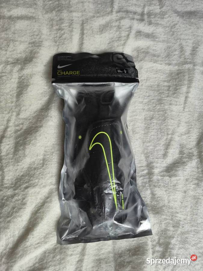 Ochraniacze piłkarskie Nike Charge Youth Poznań