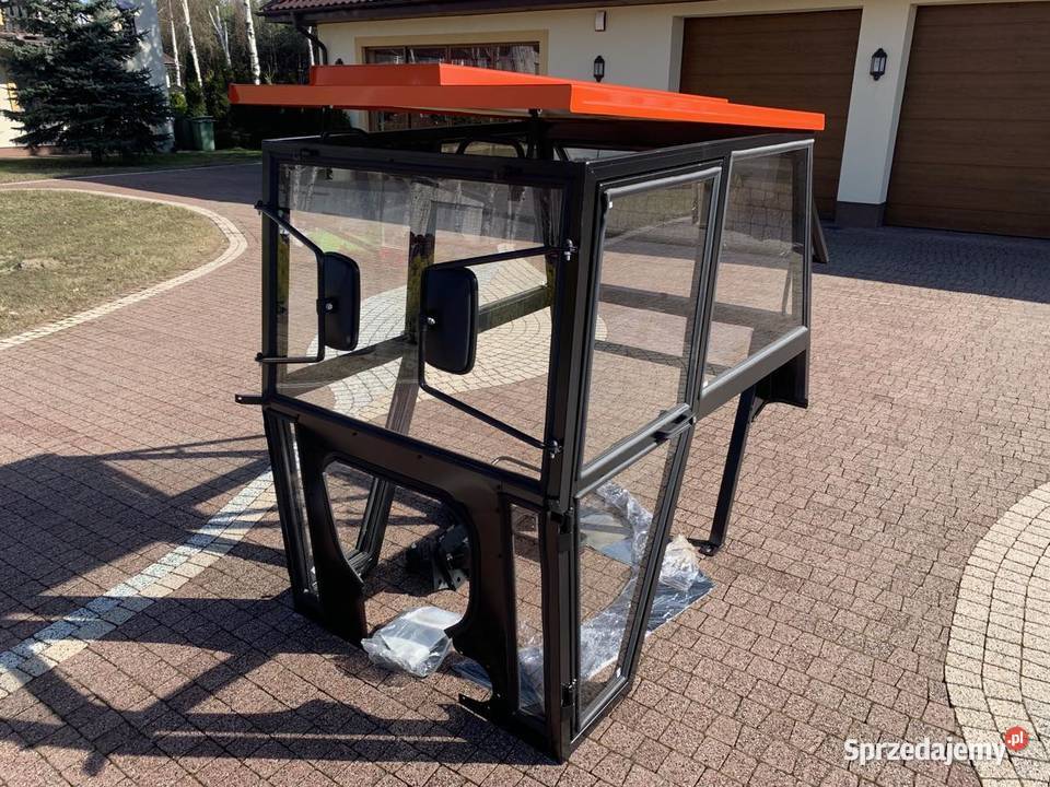 Kabina ciągnikowa C360 C330 MF sadownicza bez nieuszkodzony