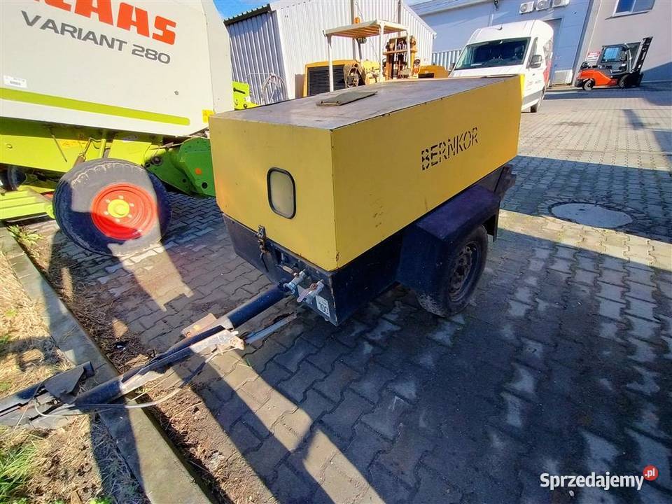 Sprężarka samojezdna KAESER M32 179kW 32m3min