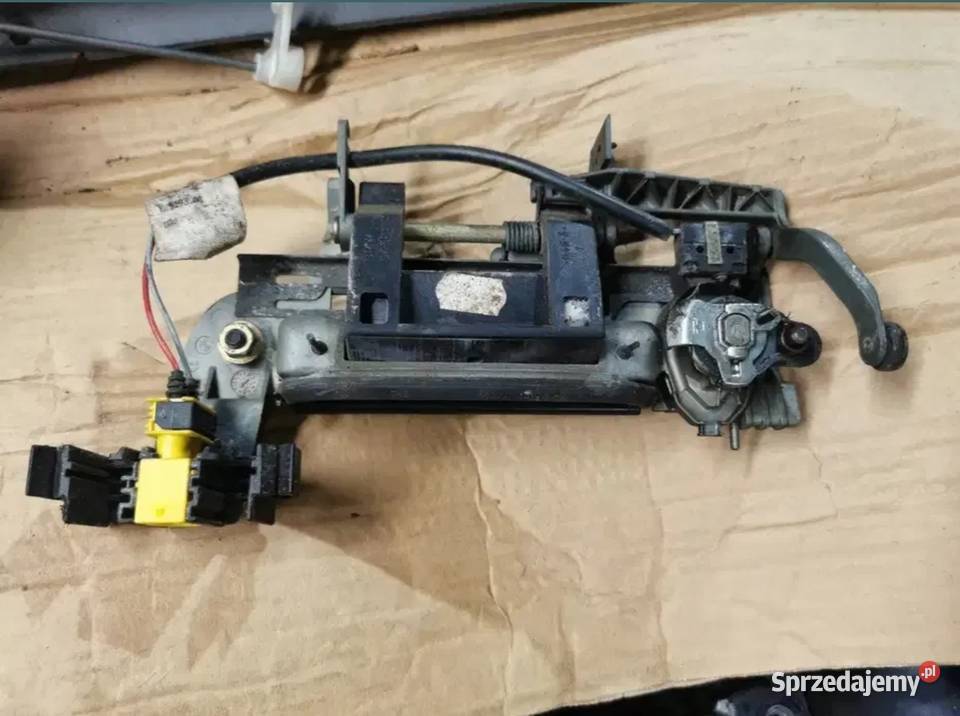 Klamka zewnętrzna prawy przód BMW e34 osobowe śląskie Żory