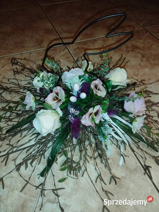 Stroik wielkanocny z zającem