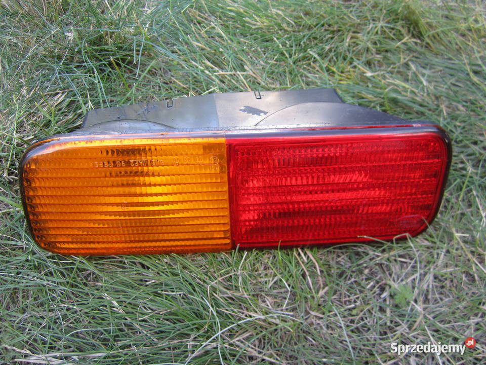 LAMPA TYLNA Prawa w zderzak Land Rover Discovery 2 II
