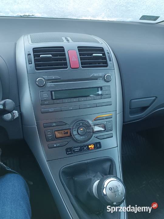 Toyota Auris 2009 16 benzyna 132 Poznań
