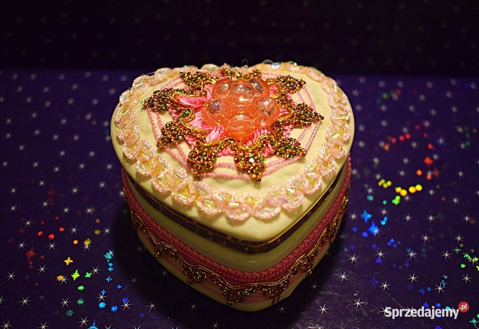 Szkatułka w kształcie serduszka na biżuterię z Dom i Ogród kujawsko-pomorskie Chełmno