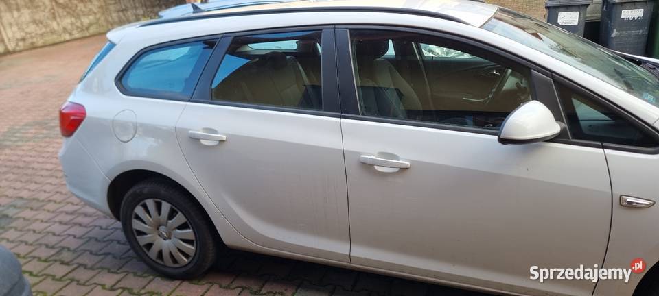 Opel Astra J 17 CDTI 130 2014 Bogate wyposażenie