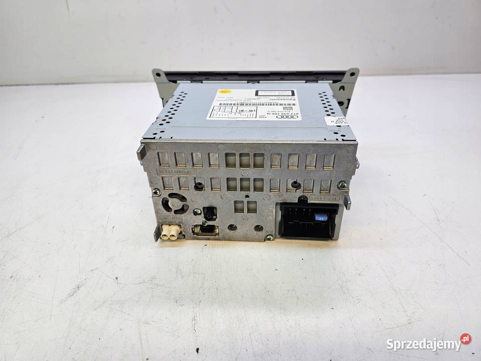 RADIO ZMIENIARKA CD AUDI A4 B8 A5 Q5 8T2035186Q osobowe Sprzęt audio fabryczny Przystajń sprzedam