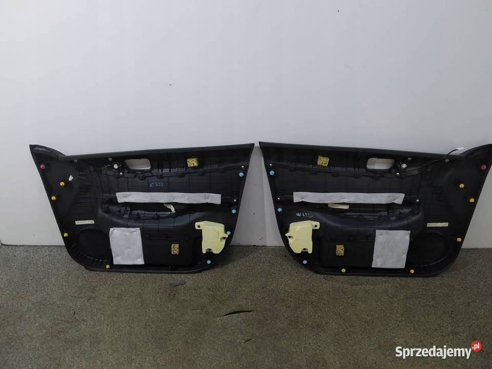 TAPICERKA BOCZEK LEWY PRAWY PRZÓD KPL 5D Hyundai