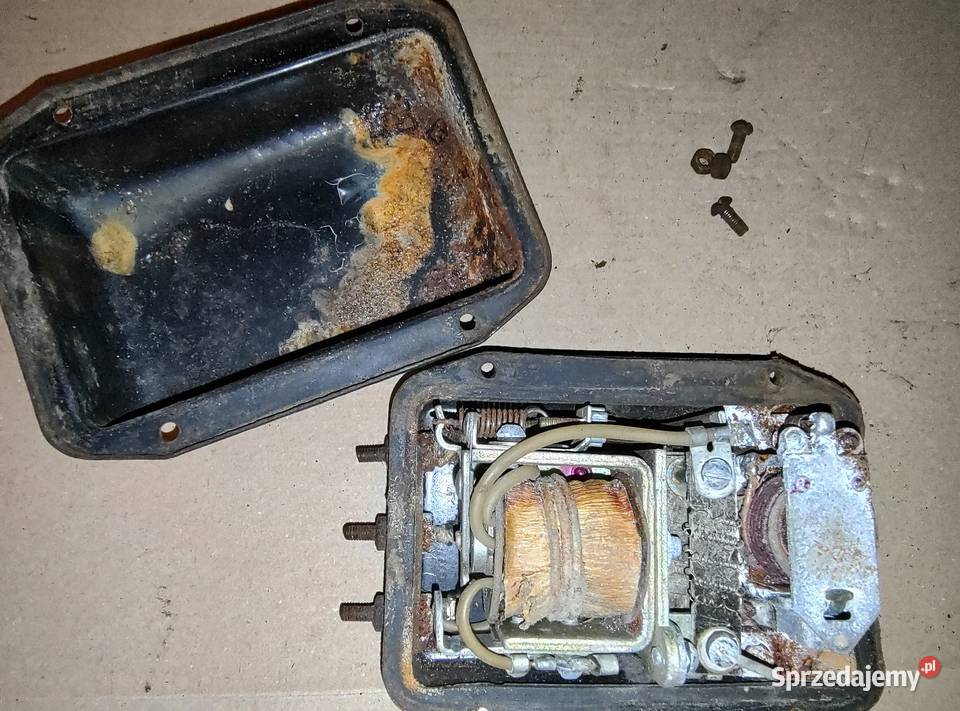 Regulator napięcia PP31 IV60 roku K750 M61 M72 Leszno