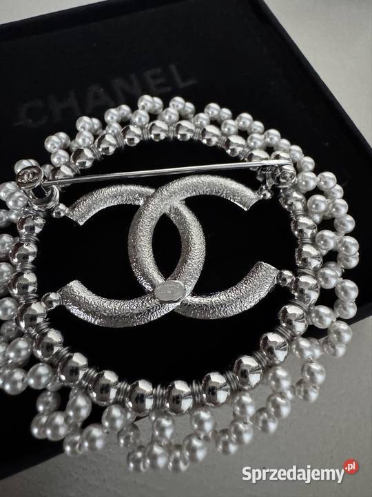 Duża broszka Chanel 6 cyrkonie i perełki ręki mazowieckie Warszawa