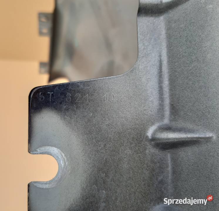 VW GOLF VII SPORTSVAN BŁOTNIK PRAWY PRZÓD Bieleń