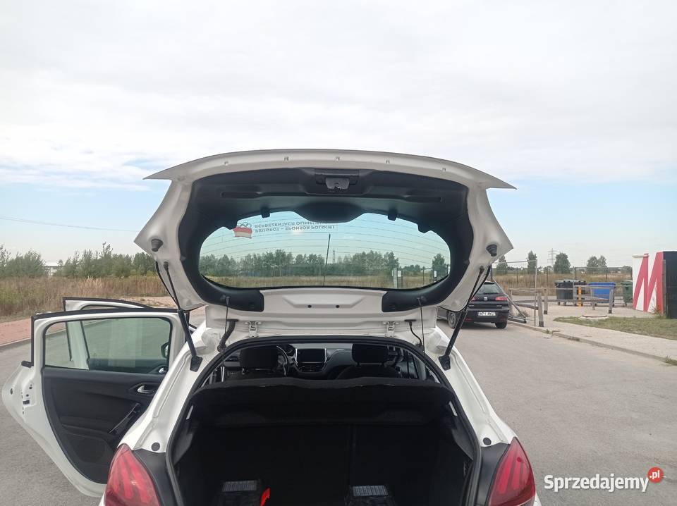 SPRZEDAM PEUGEOT 208 2016 SALON POLSKA 1200cm3 208 mazowieckie Sękocin Nowy