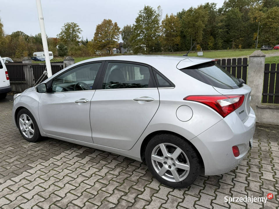Hyundai i30 16 CRDI 110 ładny świeżo srebrny Bolesławiec