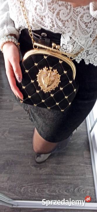 Czarna torebka welurowa z serduszkami na bigiel Na bigiel  sprzedam