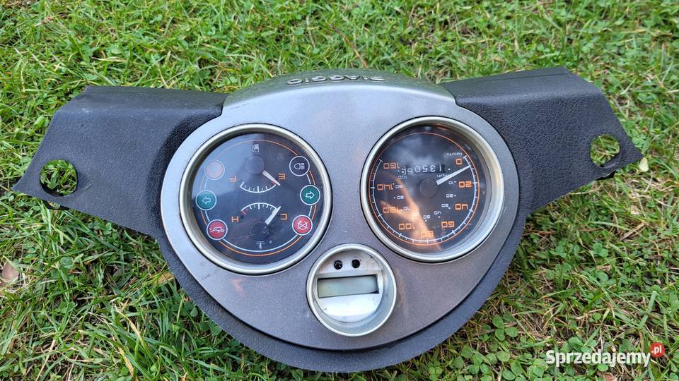 PIAGGIO CARNABY licznik z obudowa