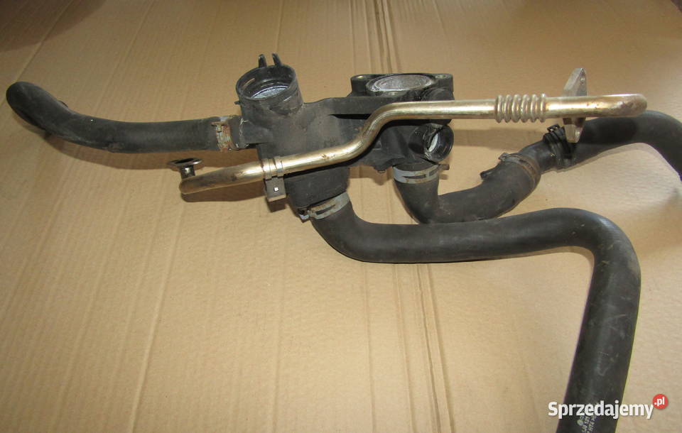 OBUDOWA TERMOSTATU VW POLO 9N 14 12V 032121111 osobowe Termostaty