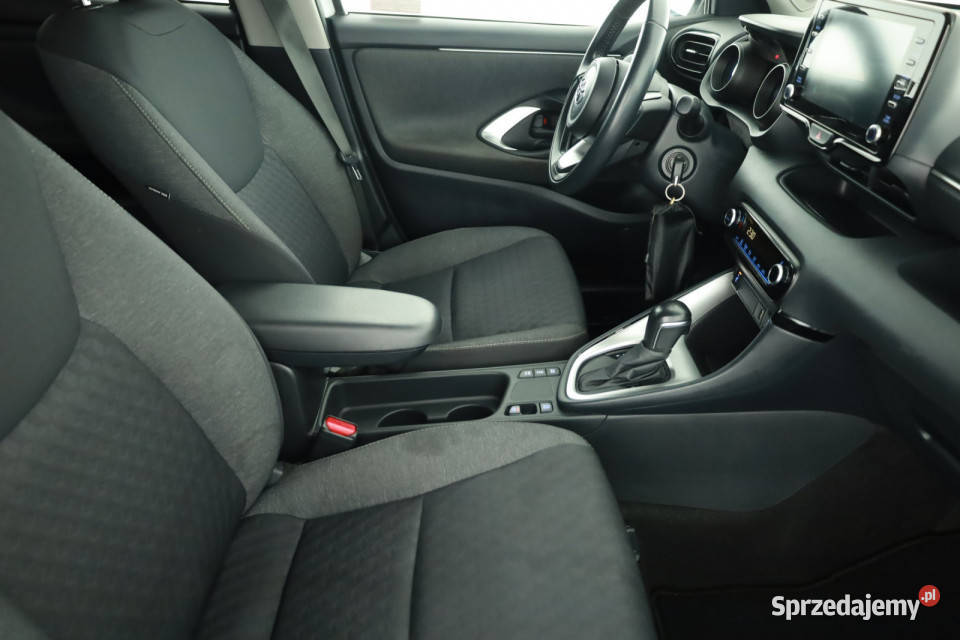 Toyota Yaris 15 VVTi Hybrid biały mazowieckie Piaseczno