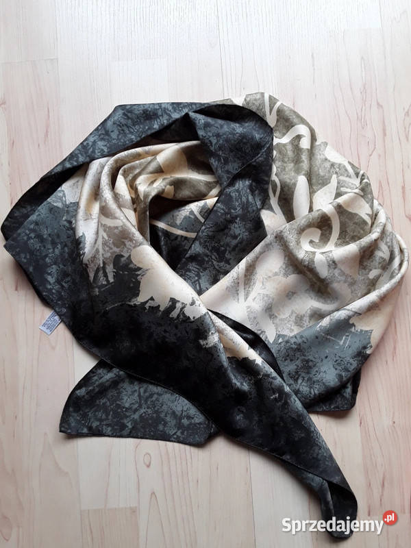 Chusta 100poliester motywy kwiatoweakantowe sprzedam