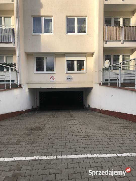 Miejsce postojowe Os Pod Platanami Saperska 42CD Poznań