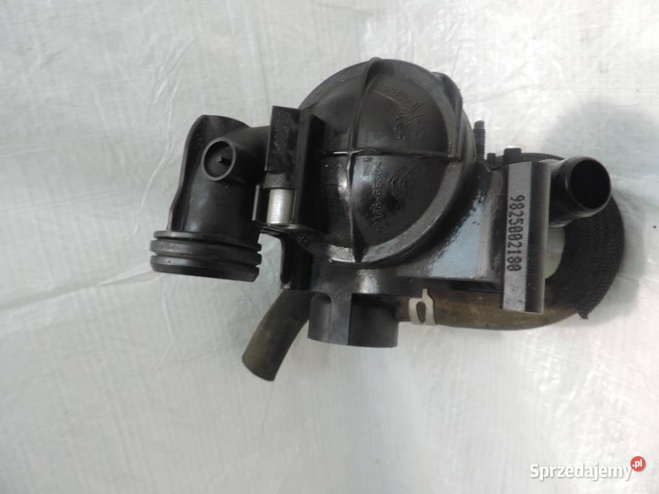 OPEL CROSSLAND 15 OBUDOWA POMPA WODY 9825002180