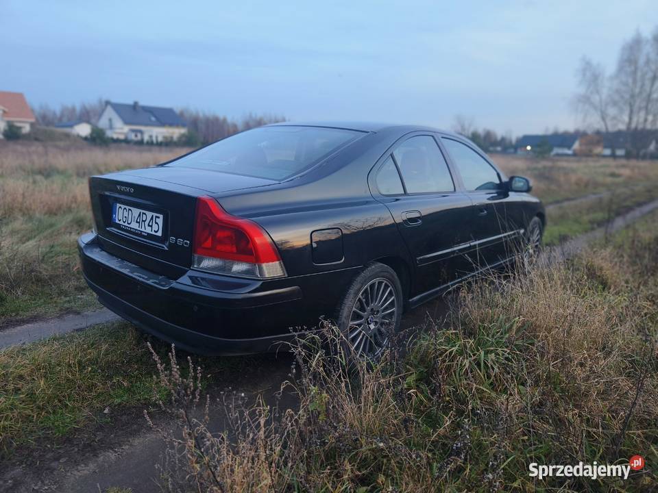 Volvo S60 24 140 LPG czarne zadbane auto Mierzynek