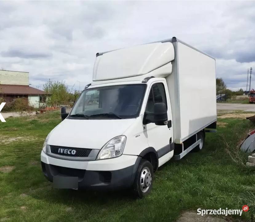 Transport palet i przeprowadzki auto z windą Świdnica