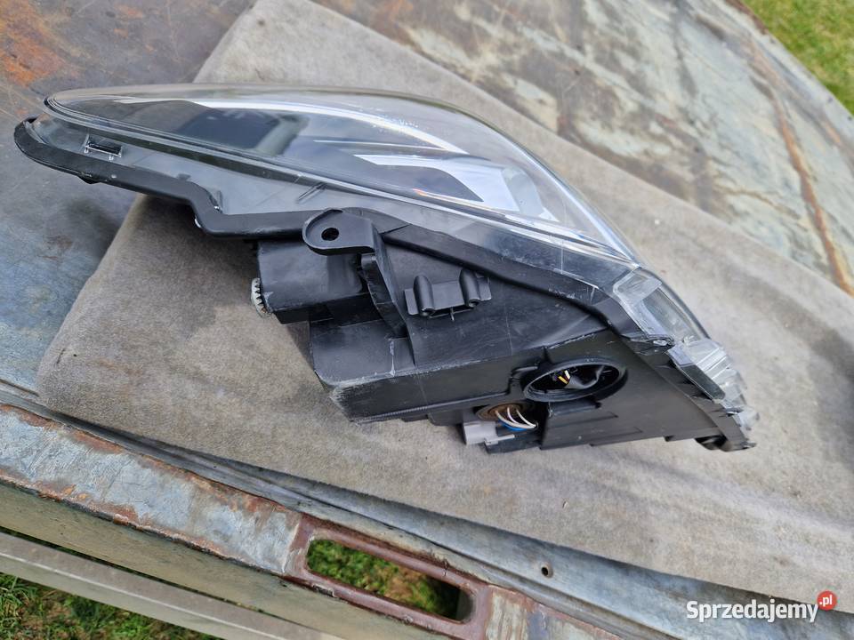 Toyota Yaris III lift soczewka LED ORG KPL EU Mielec