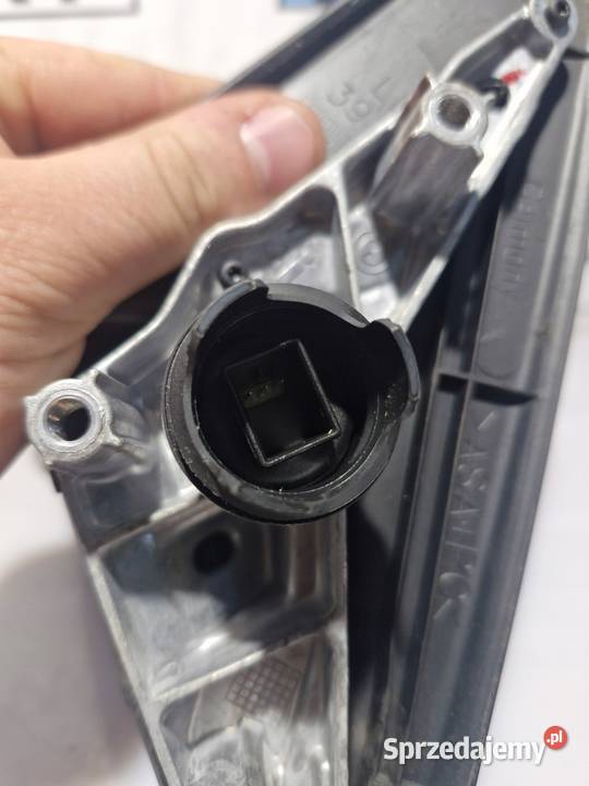BMW E90 E91 LCI LUSTERKO ZEWNĘTRZNE LEWE 3PIN osobowe