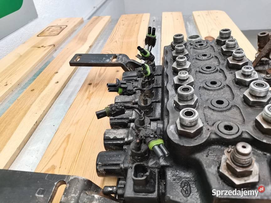 Rozdzielacz hydrauliczny Genie GTH 4017 Pozostałe wielkopolskie Wilkowo sprzedam