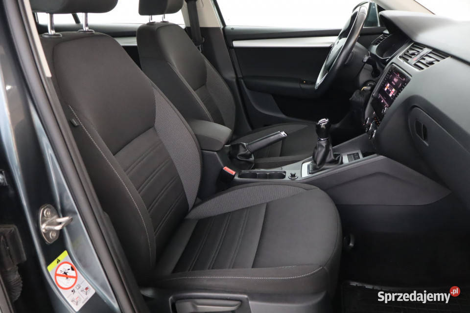 Skoda Octavia 14 TSI światła przeciwmgielne Zabrze