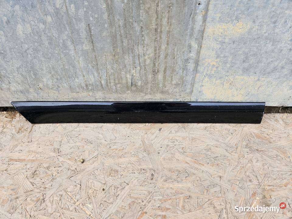 MERCEDES W203 LISTWA DRZWI PRAWA TYŁ PRAWYCH Międzychód